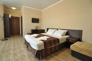 Гостиница Валекс Анапа Семейный номер с балконом-2