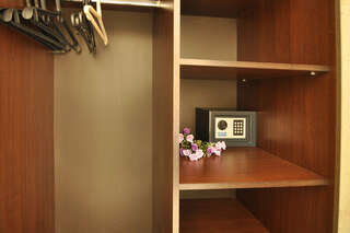 Гостиница Валекс Анапа Двухместный номер с 1 кроватью и видом на бассейн-2