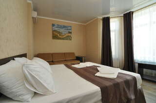 Гостиница Валекс Анапа Семейный номер с балконом-3