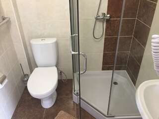 Гостиница Валекс Анапа Двухместный номер с 1 кроватью и видом на бассейн-3